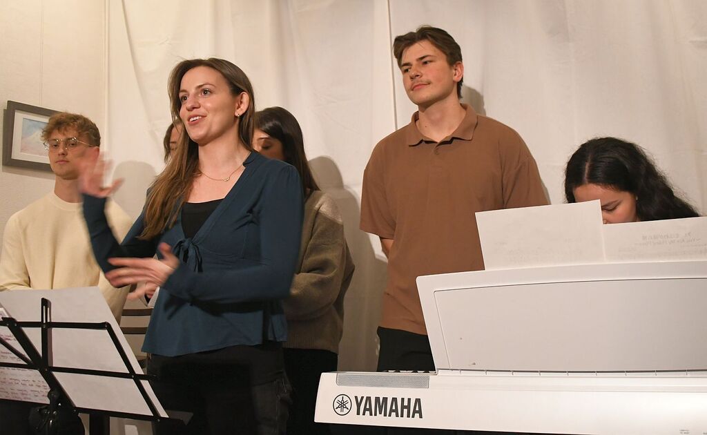 0405_cross050.jpg